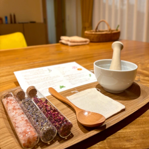 Bath salt station